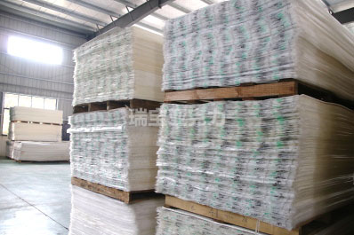 亞克力板和石膏板怎么拼接