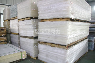 亞克力板材用什么擦掉透明膠