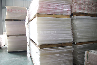 浴室柜面板推薦用亞克力板做嗎